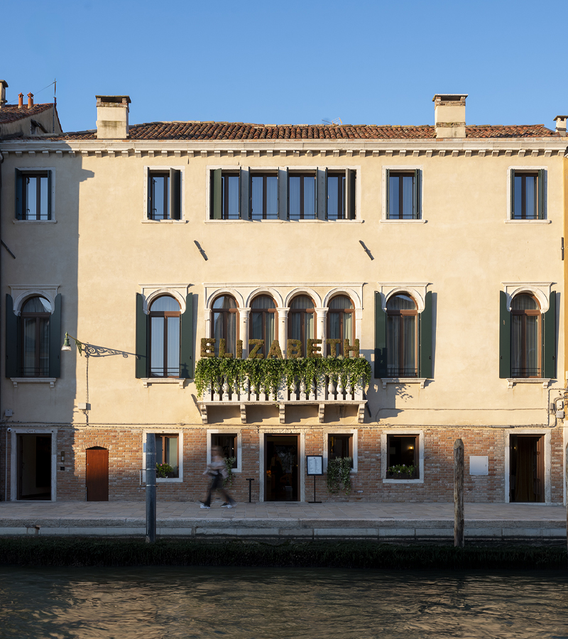 Elizabeth Unique Venice